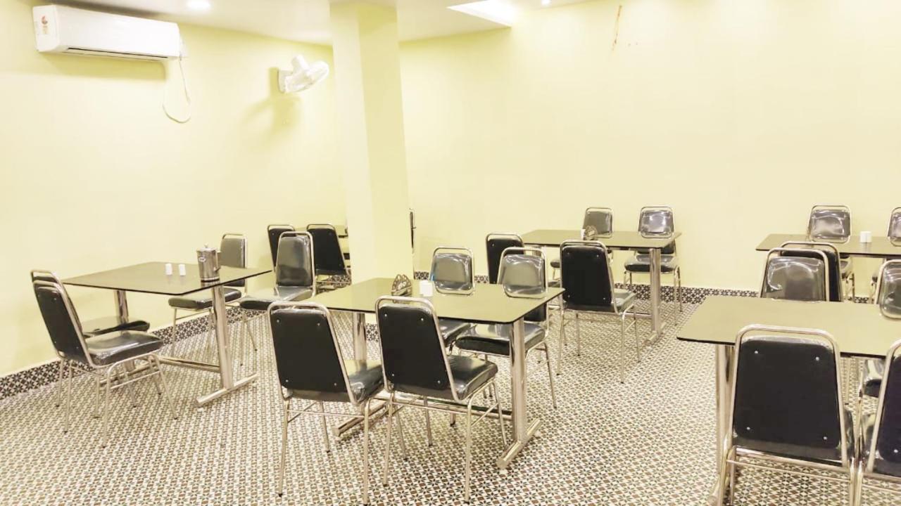 Shree Ganesh Hotel Пури Экстерьер фото