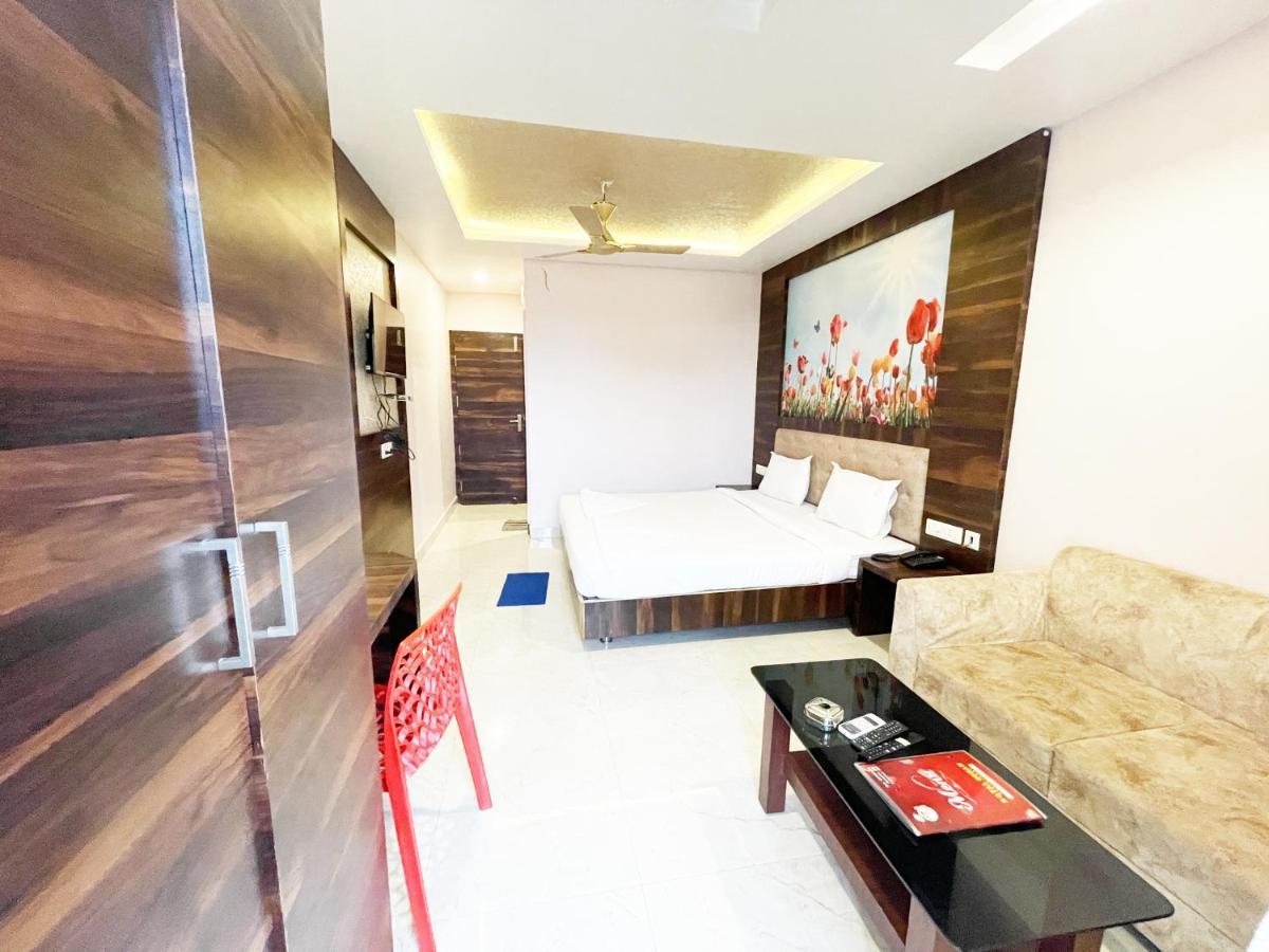 Shree Ganesh Hotel Пури Экстерьер фото