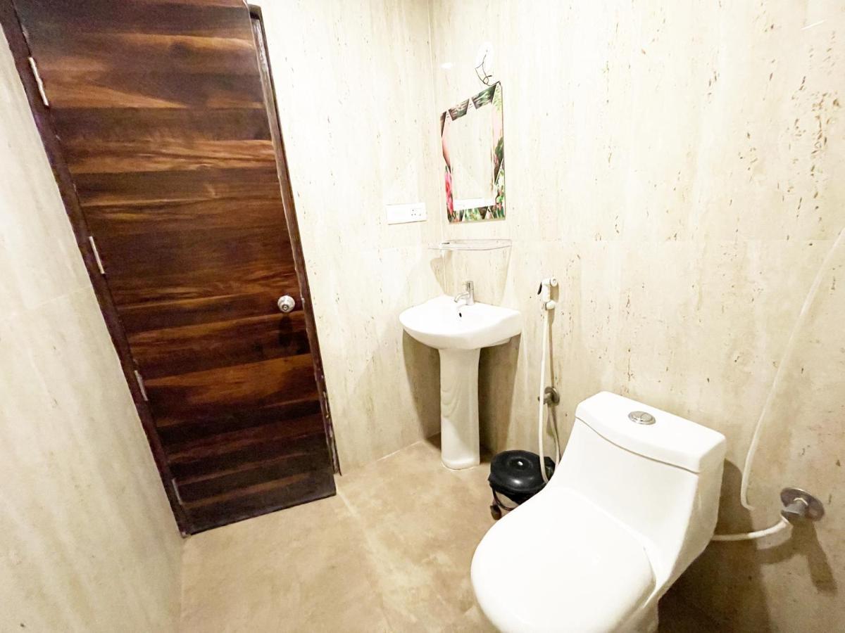 Shree Ganesh Hotel Пури Экстерьер фото