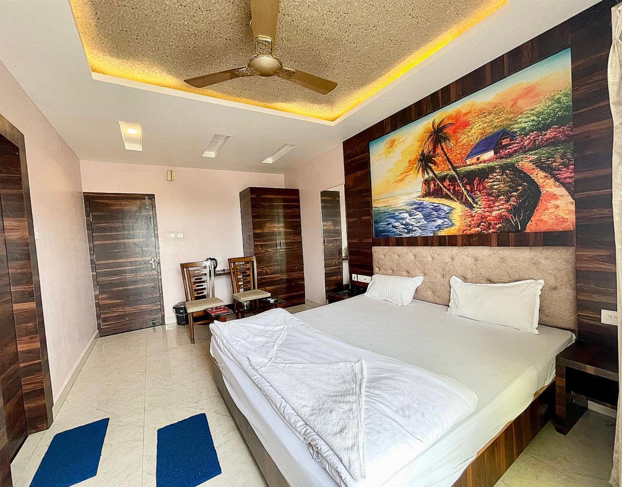 Shree Ganesh Hotel Пури Экстерьер фото
